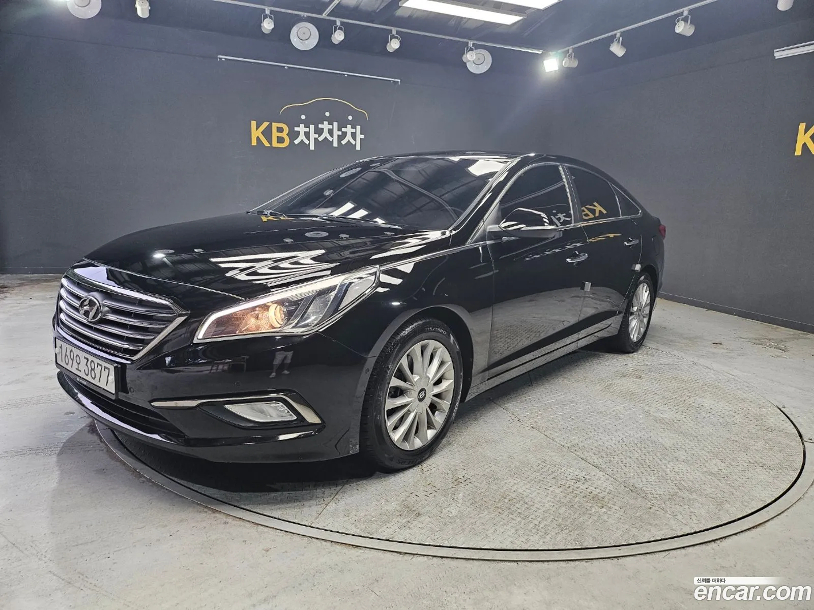 Hyundai LF Sonata 2015 — 18