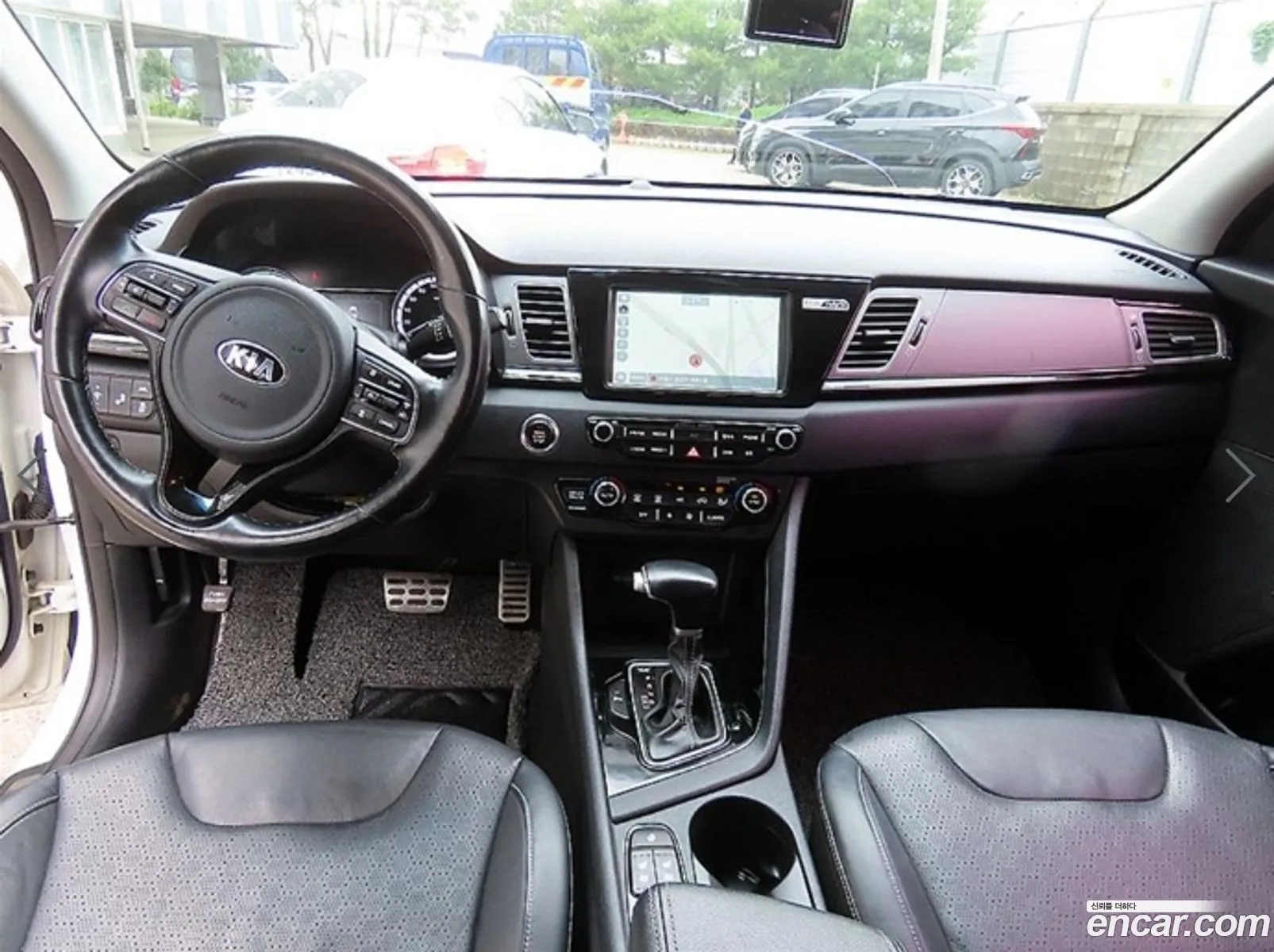 Kia Niro 2016 — 17