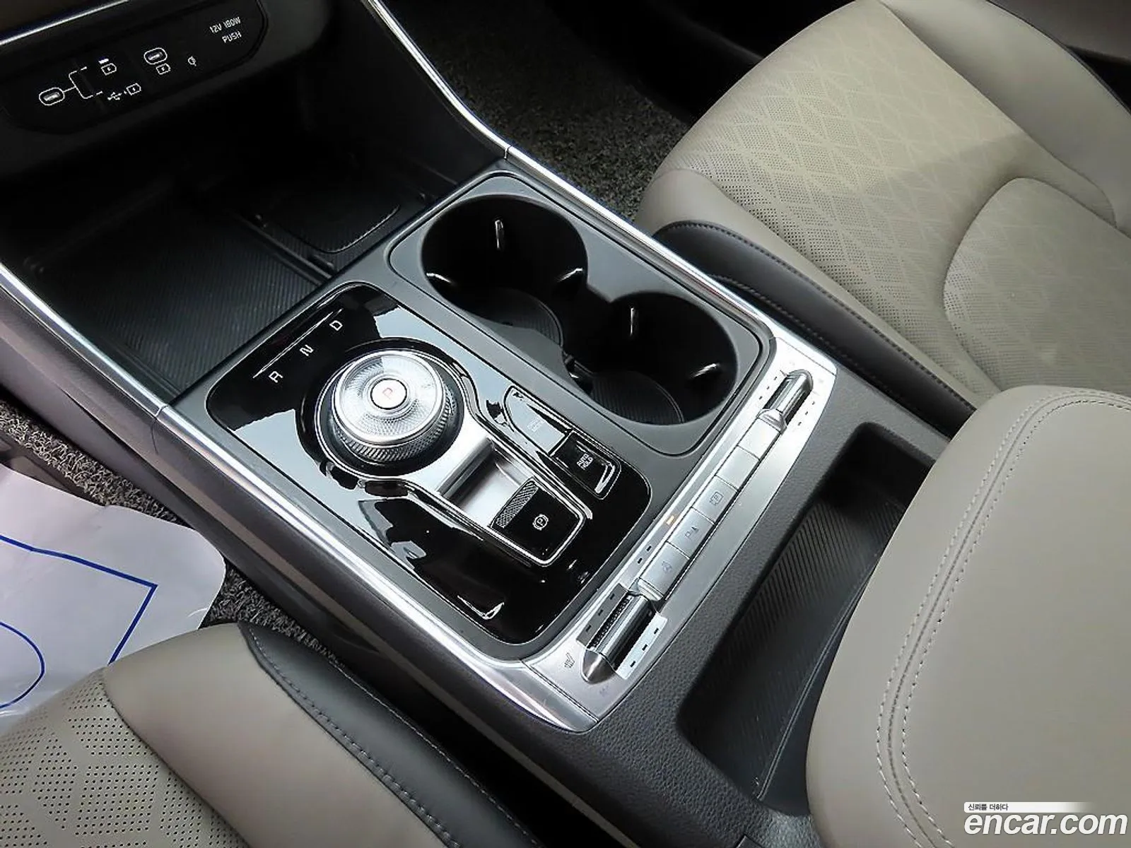Kia Carnival 2023 — 18