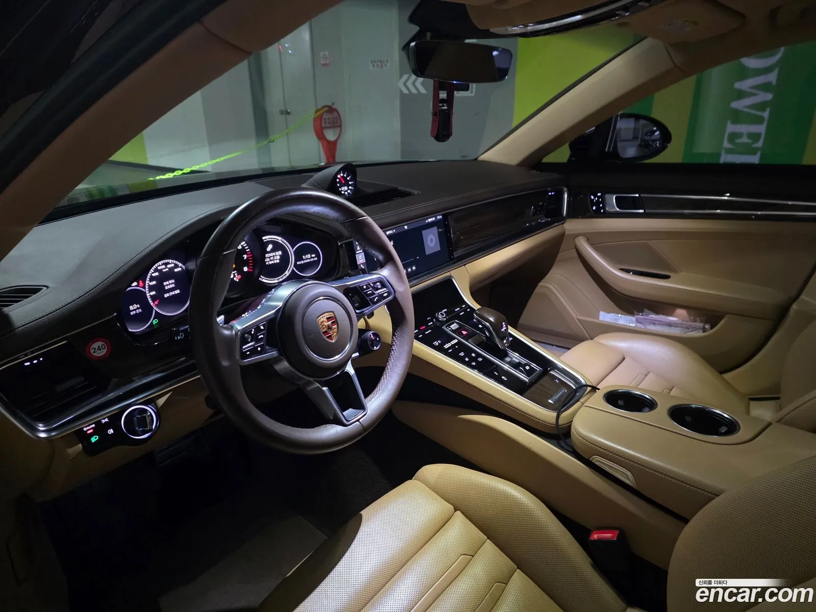Porsche Panamera 2018 — 19