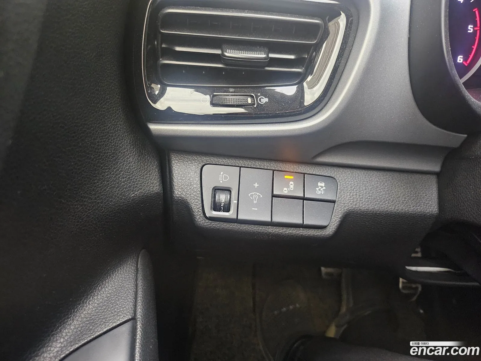 Kia Stonic 2017 — 5