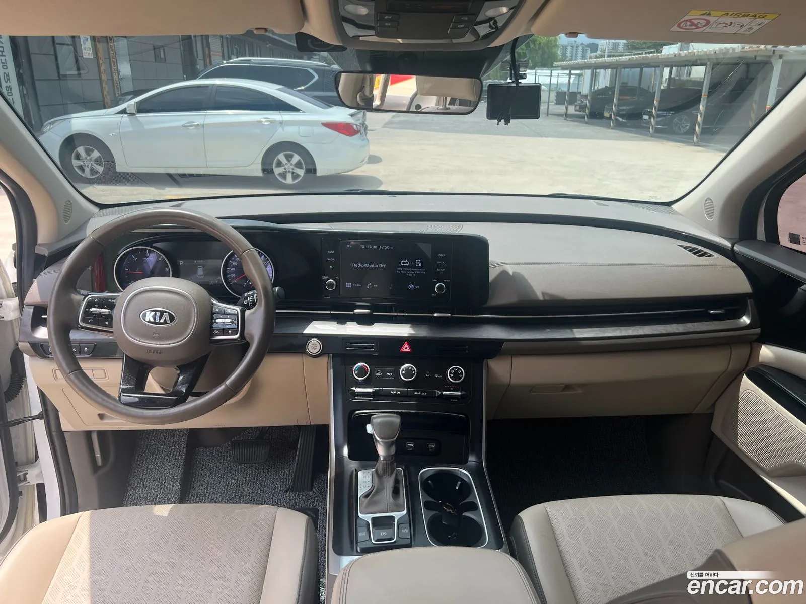 Kia Carnival 2020 — 17