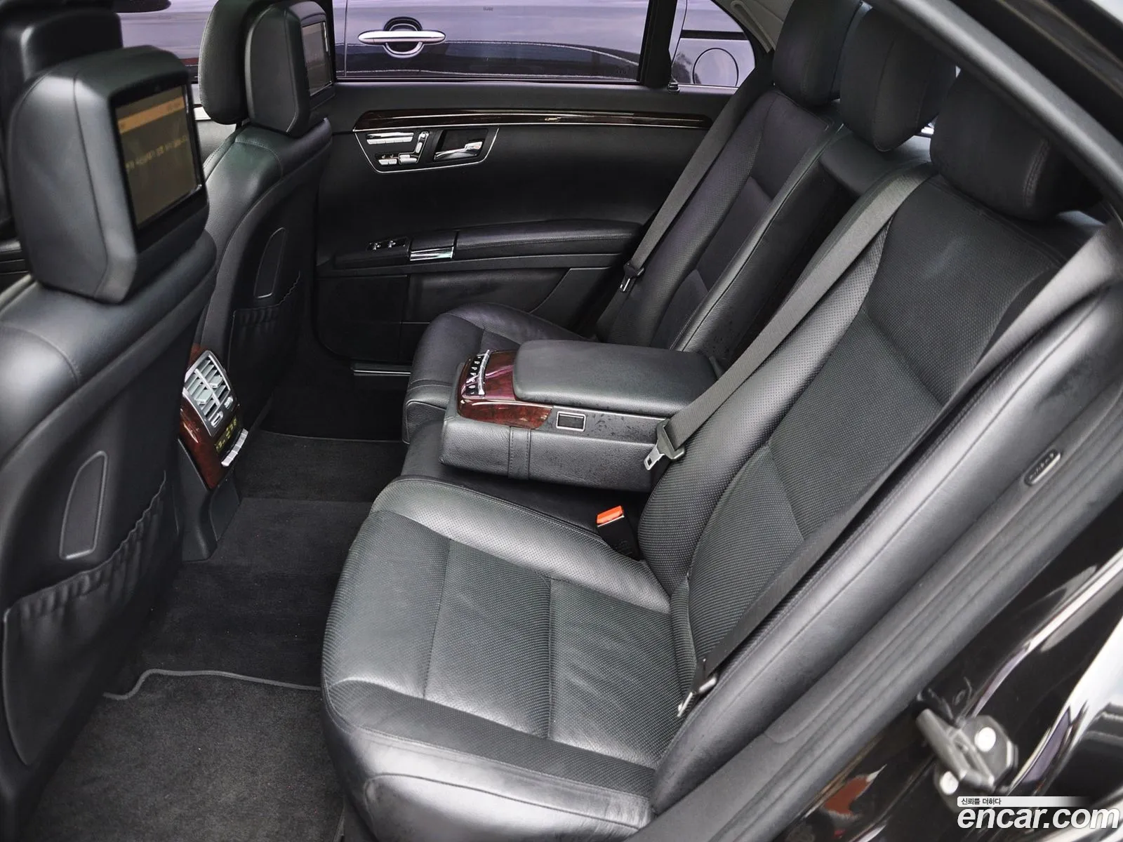 Mercedes-Benz S-Class W221 2010 — 18