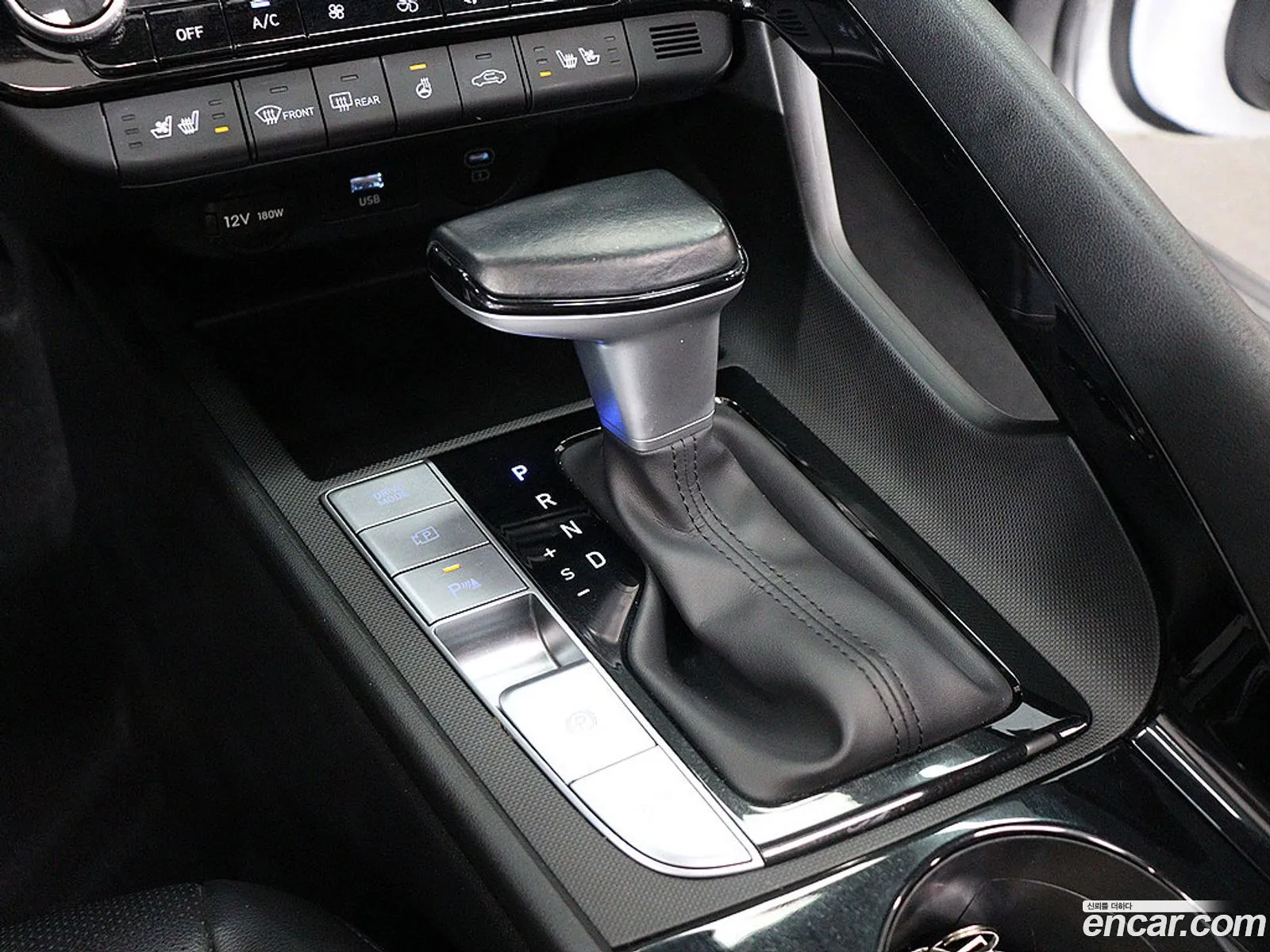 Hyundai Elantra 2023 — 2