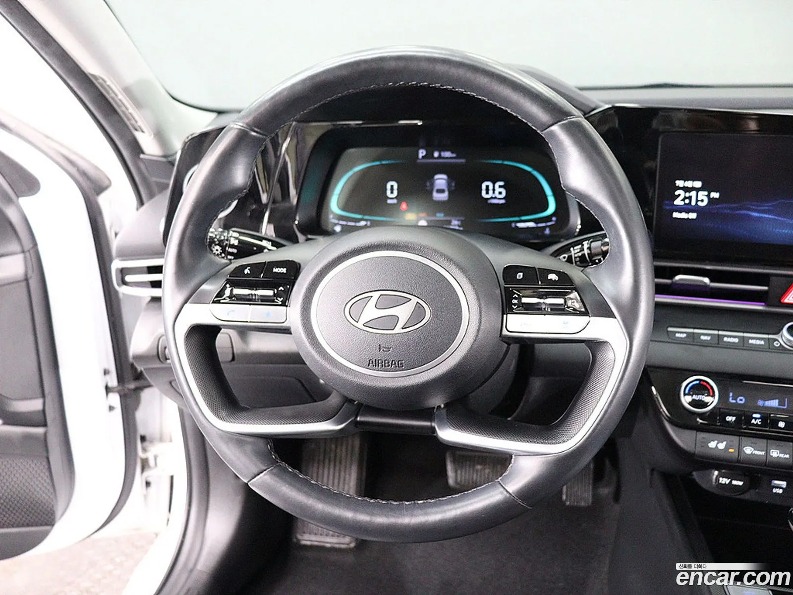 Hyundai Elantra 2023 — 15