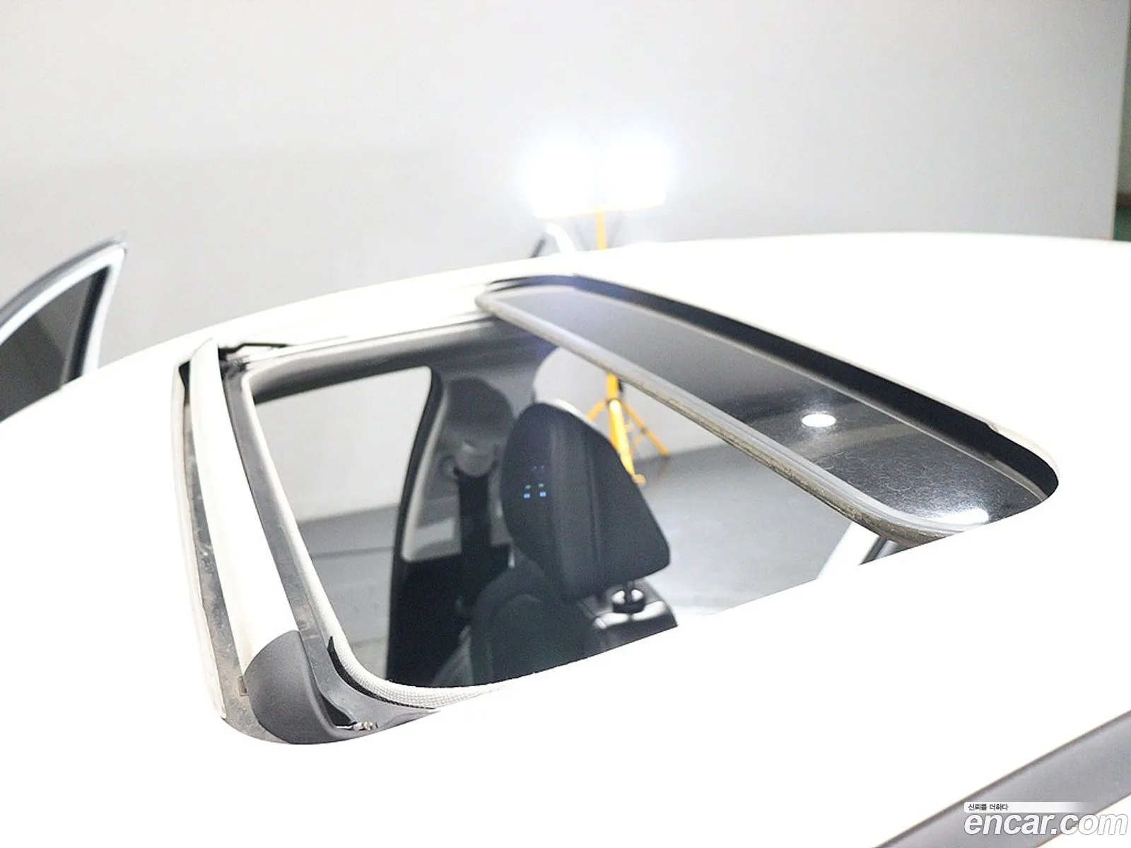 Hyundai Elantra 2023 — 19