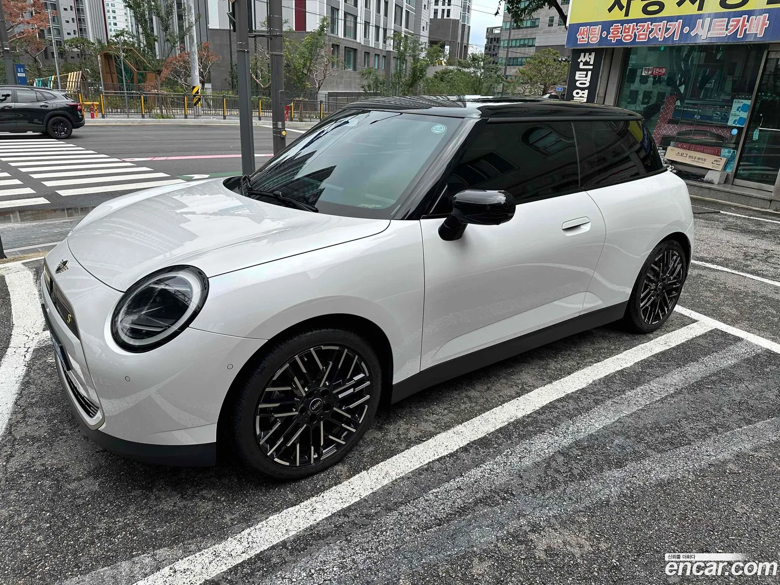 Mini Cooper Electric 2024 — 14