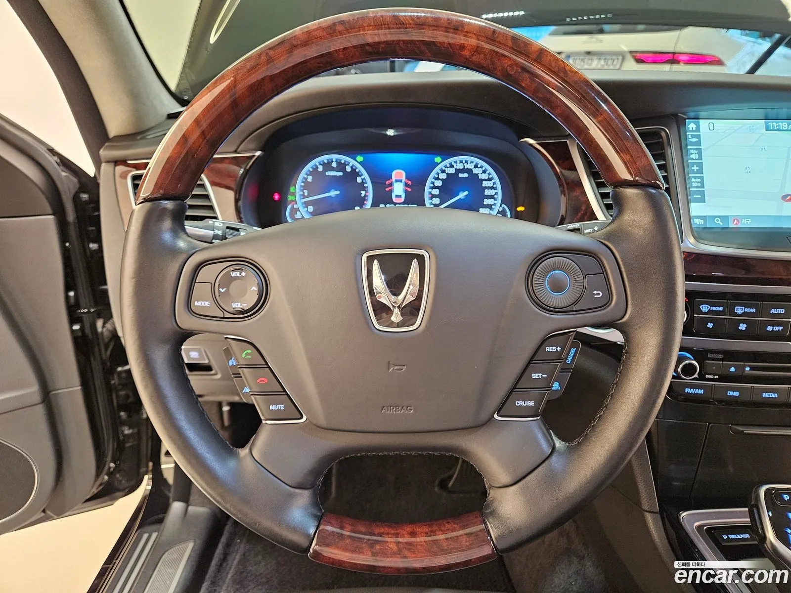 Hyundai Equus 2015 — 18