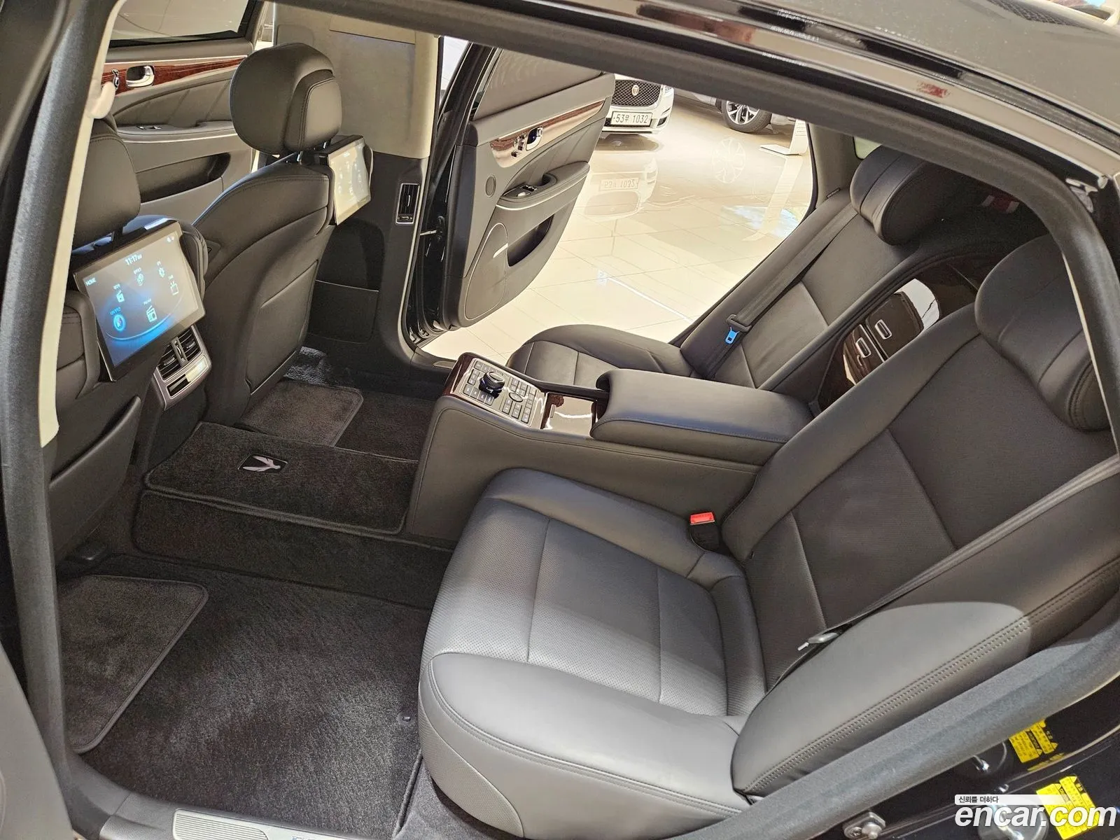 Hyundai Equus 2015 — 9
