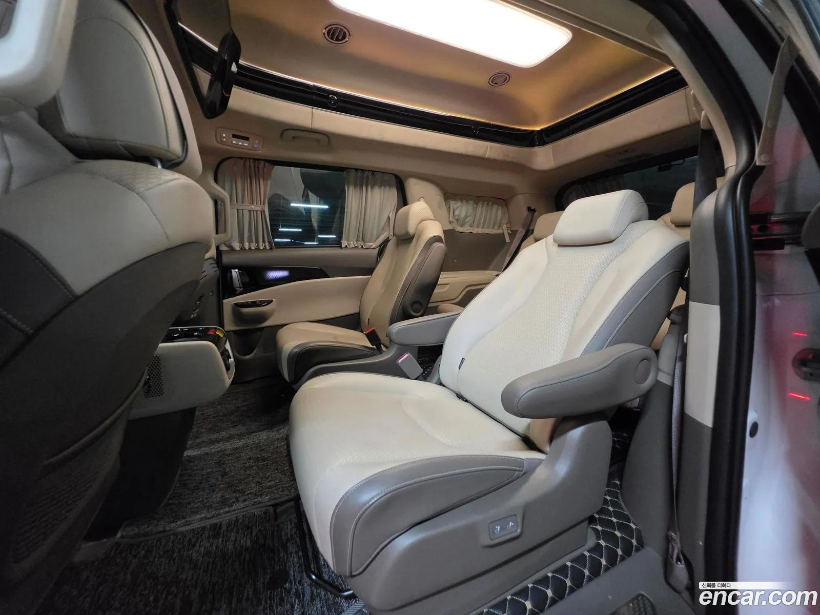 Kia Carnival 2021 — 15