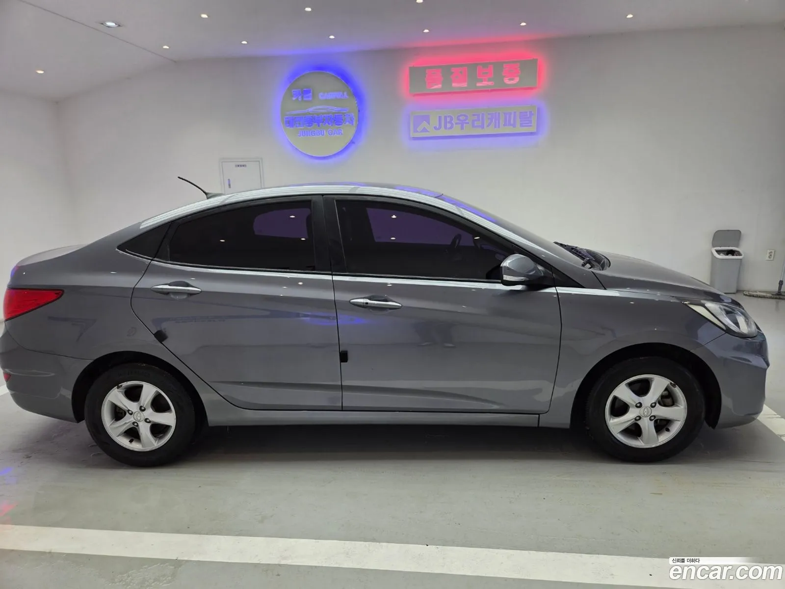 Hyundai Accent 2013 — 5