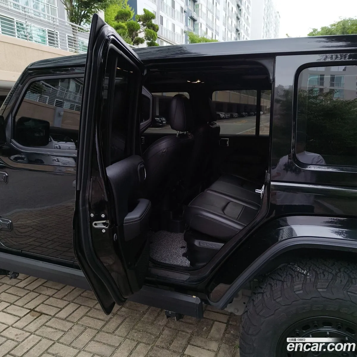 Jeep Wrangler 2022 — 4