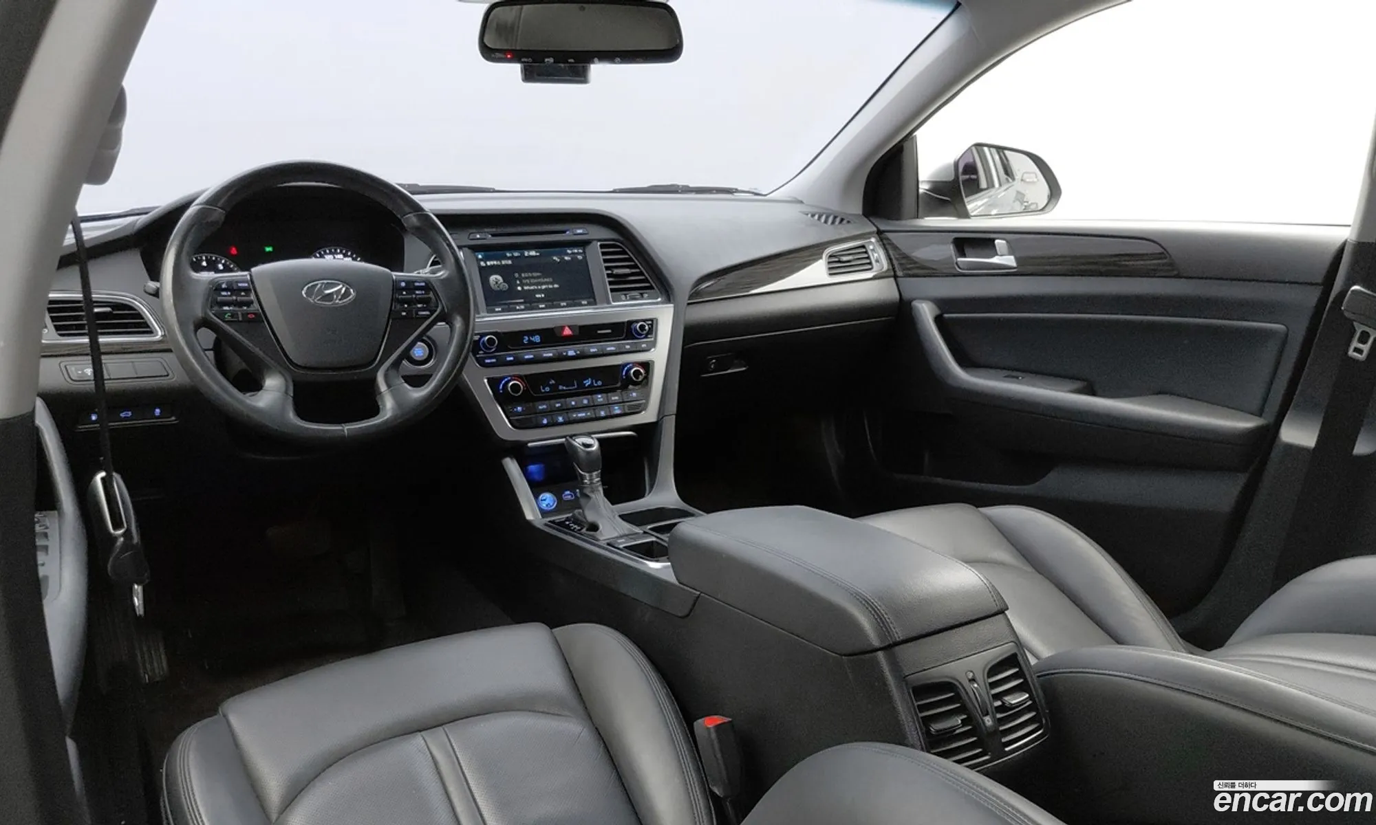 Hyundai LF Sonata 2014 — 10