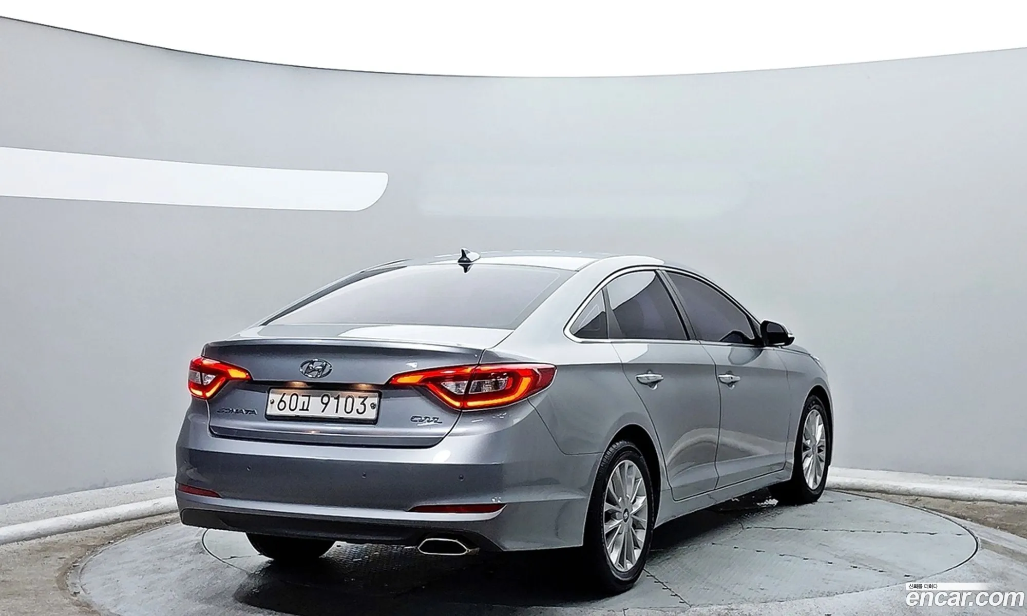 Hyundai LF Sonata 2014 — 17