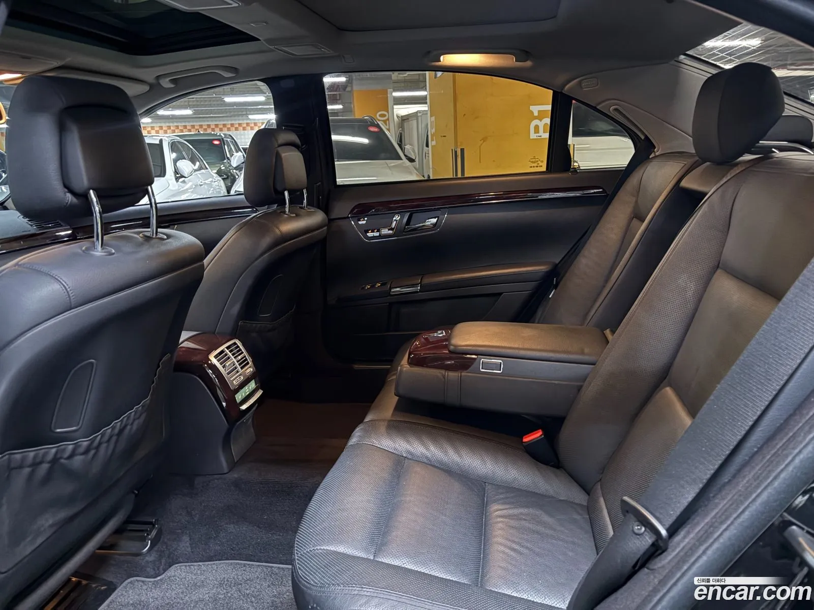 Mercedes-Benz S-Class W221 2010 — 16