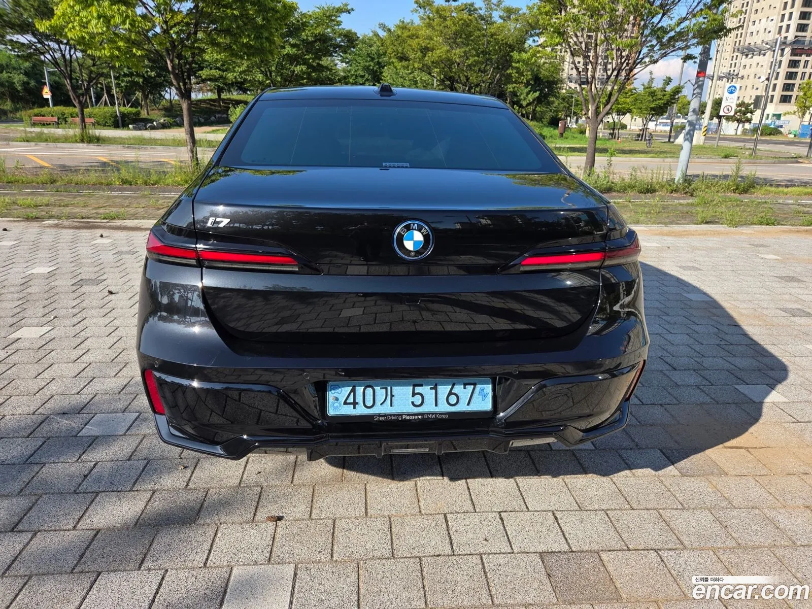 BMW i7 2023 — 7