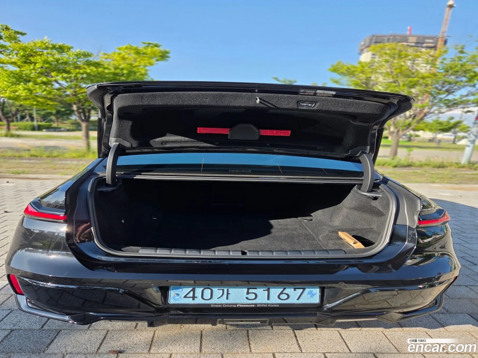 BMW i7 2023 — 6