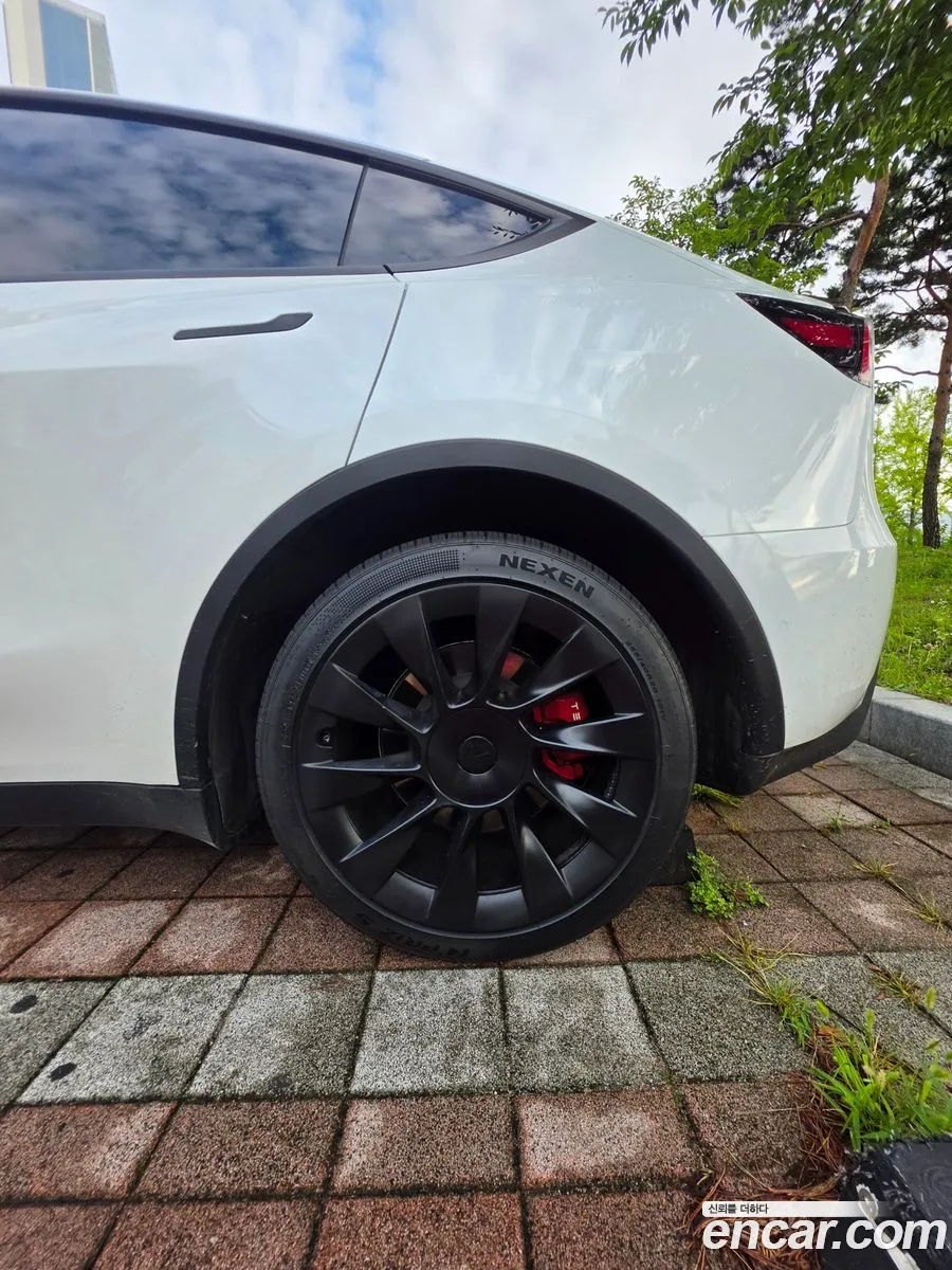 Tesla Model Y 2022 — 5