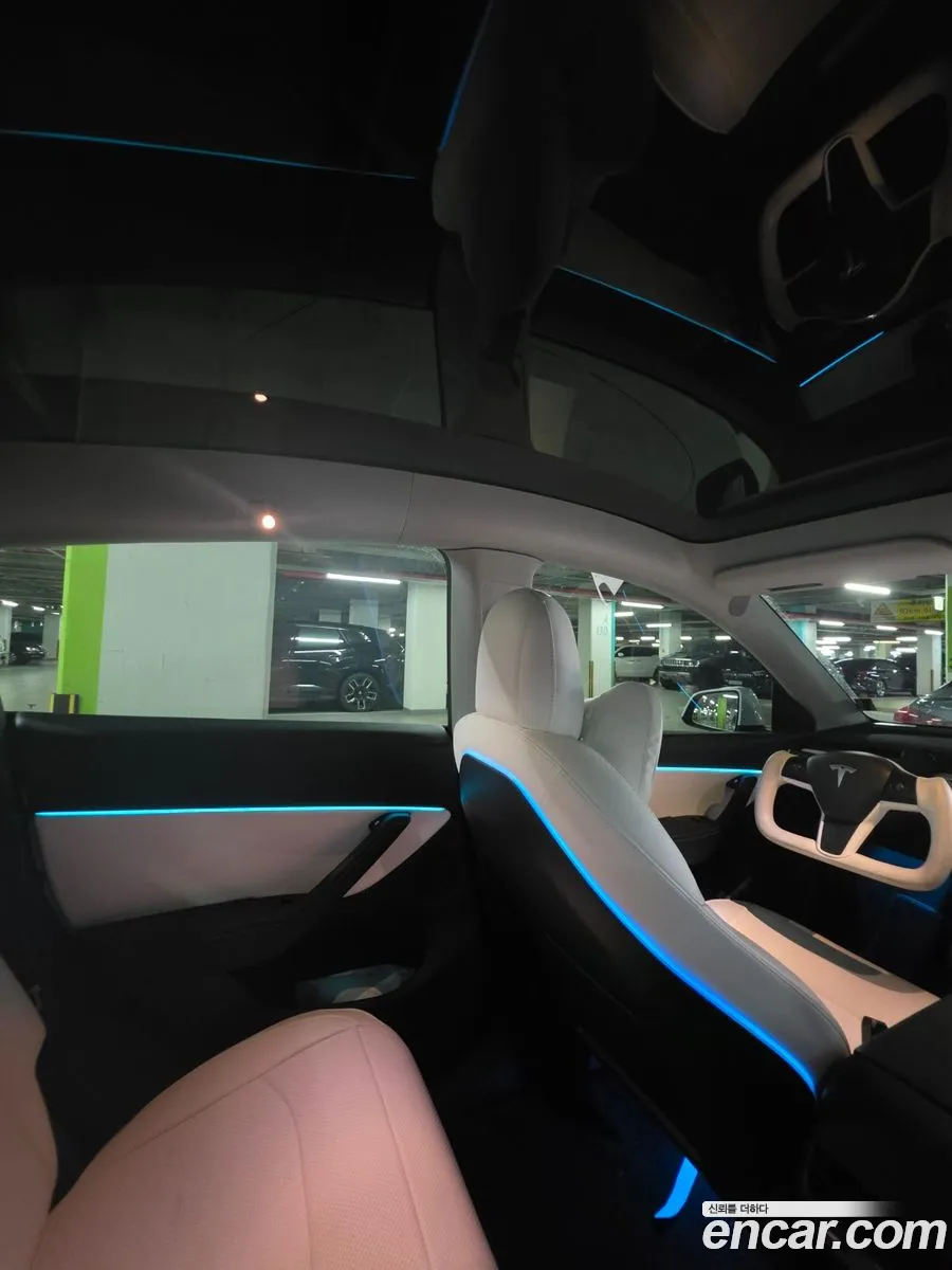 Tesla Model Y 2022 — 7