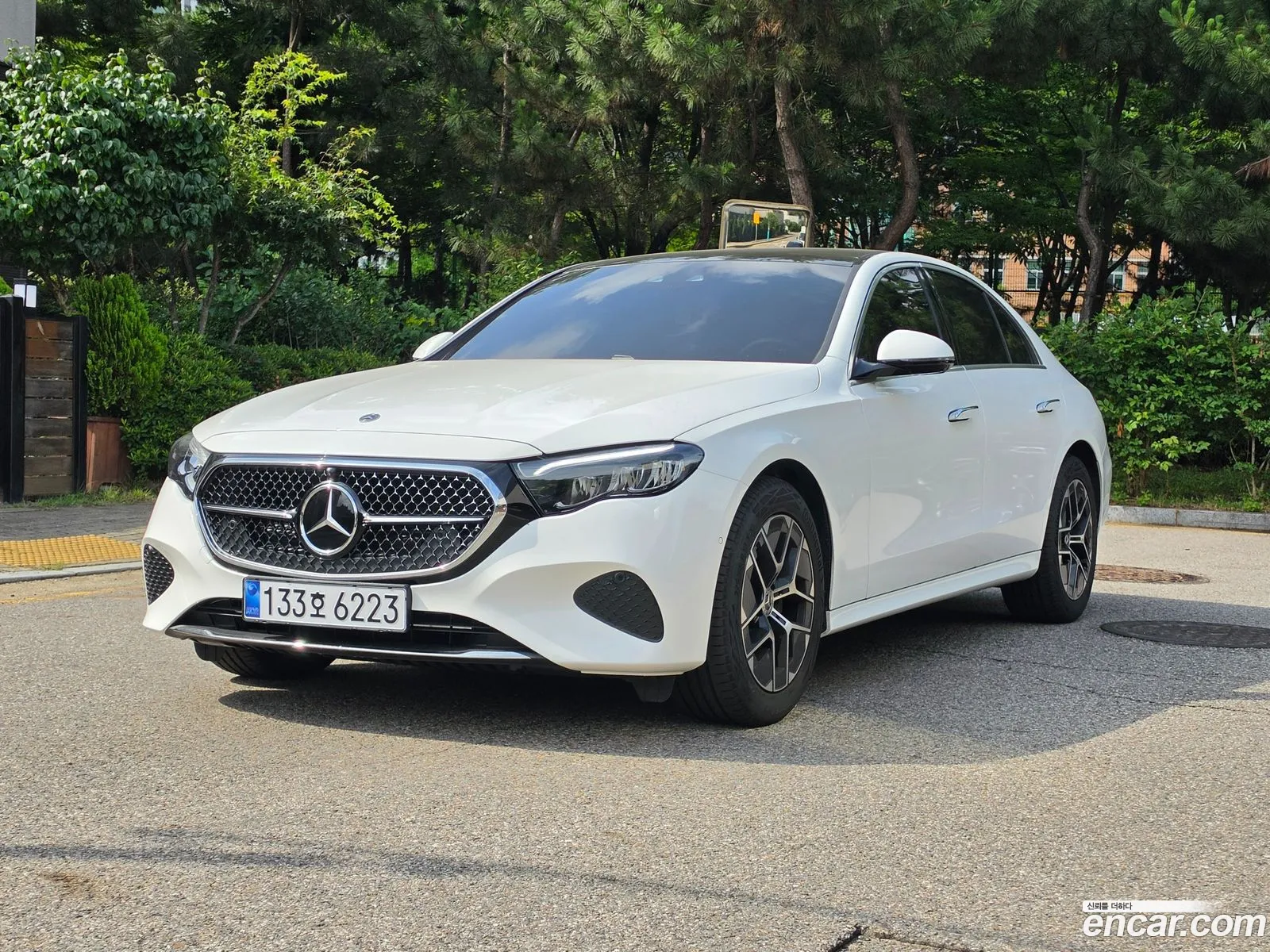 Mercedes-Benz E-Class W214 2025 — 13