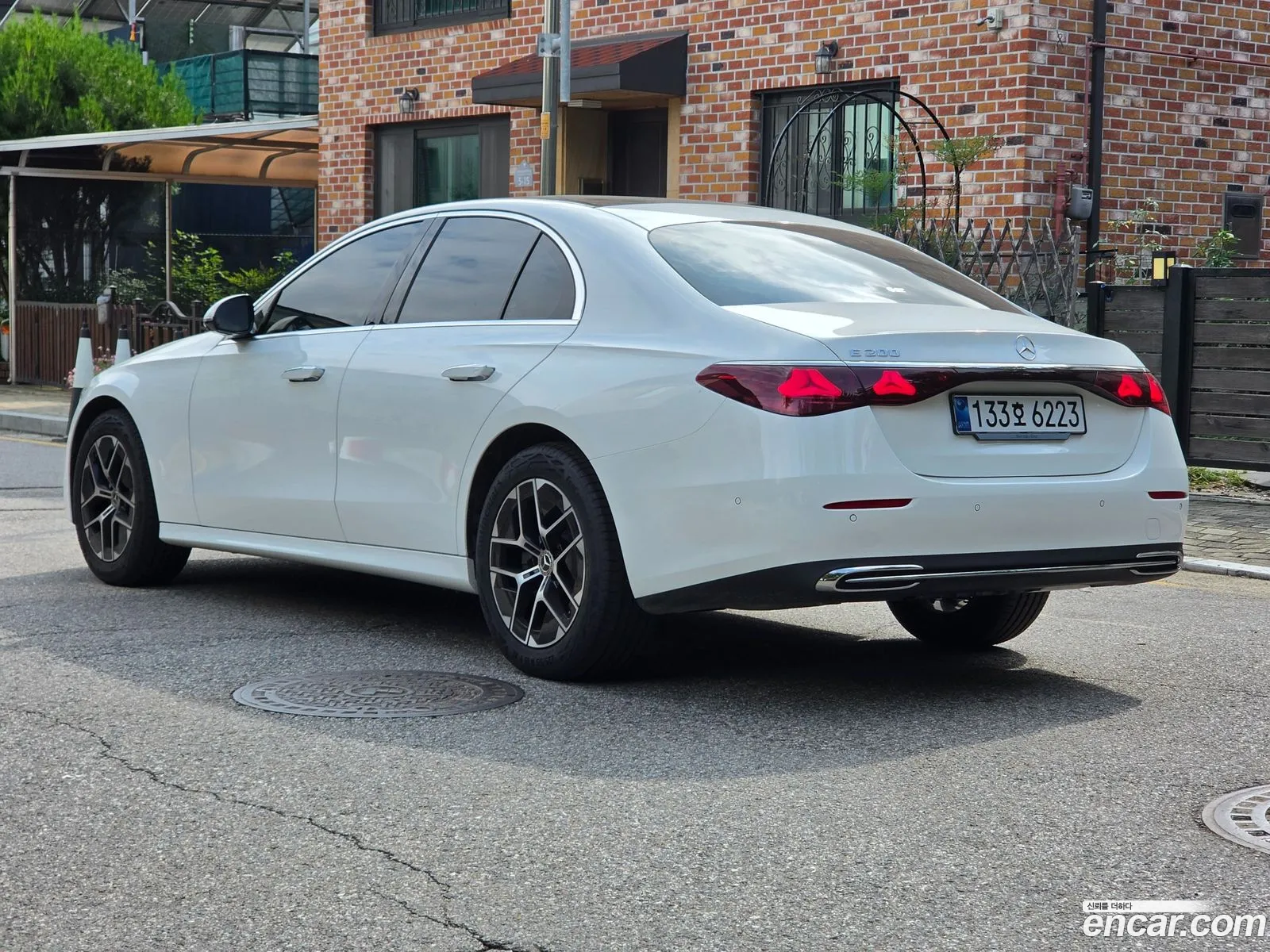 Mercedes-Benz E-Class W214 2025 — 16