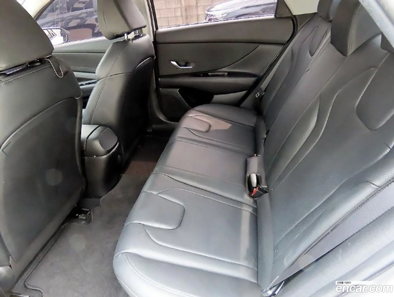 Hyundai Elantra 2022 — 18