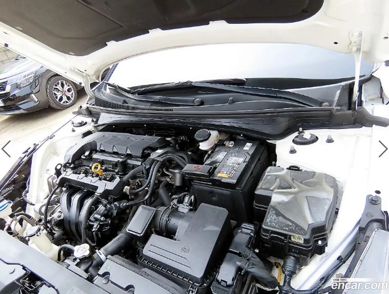 Hyundai Elantra 2022 — 12