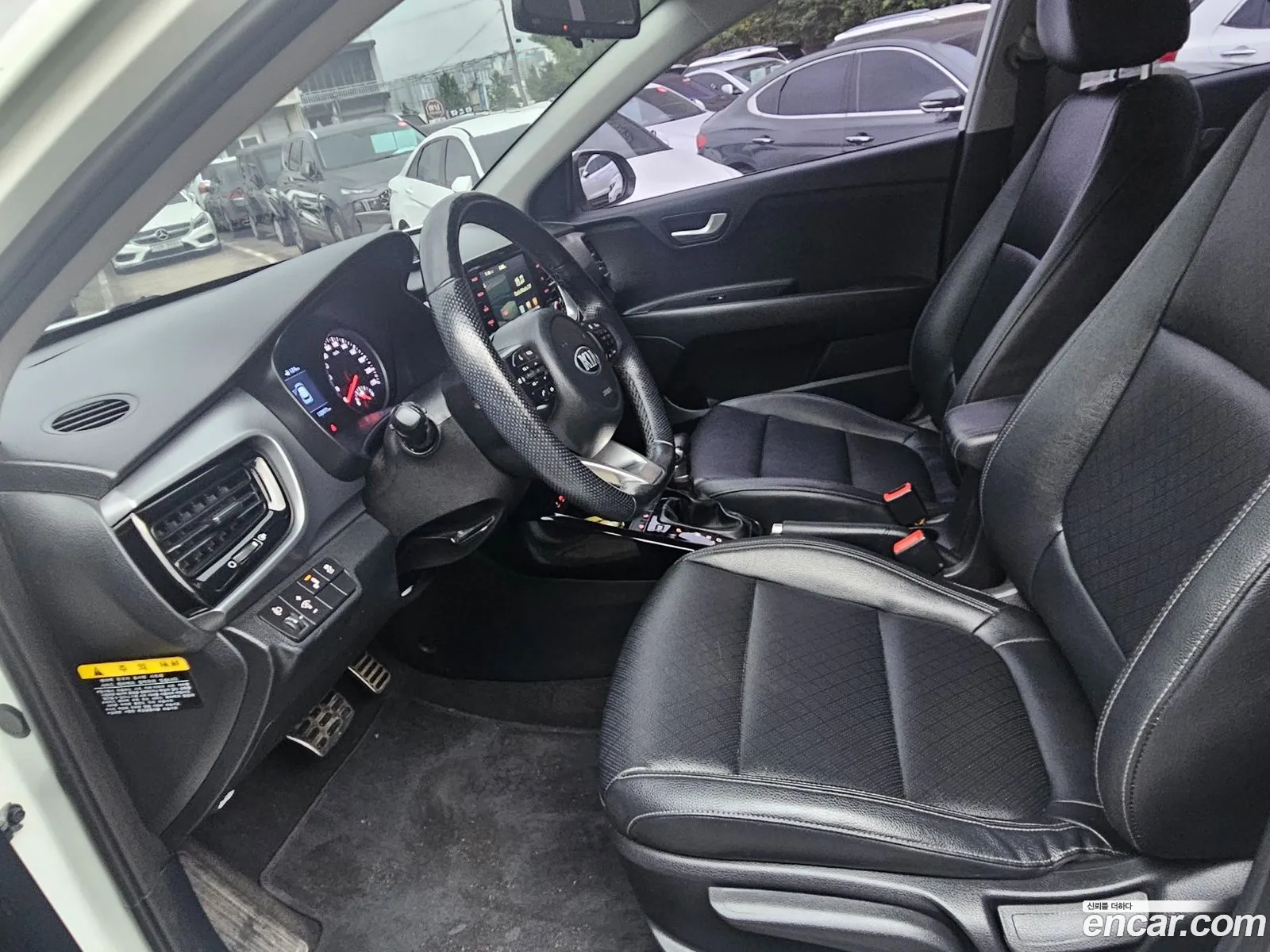 Kia Stonic 2017 — 2