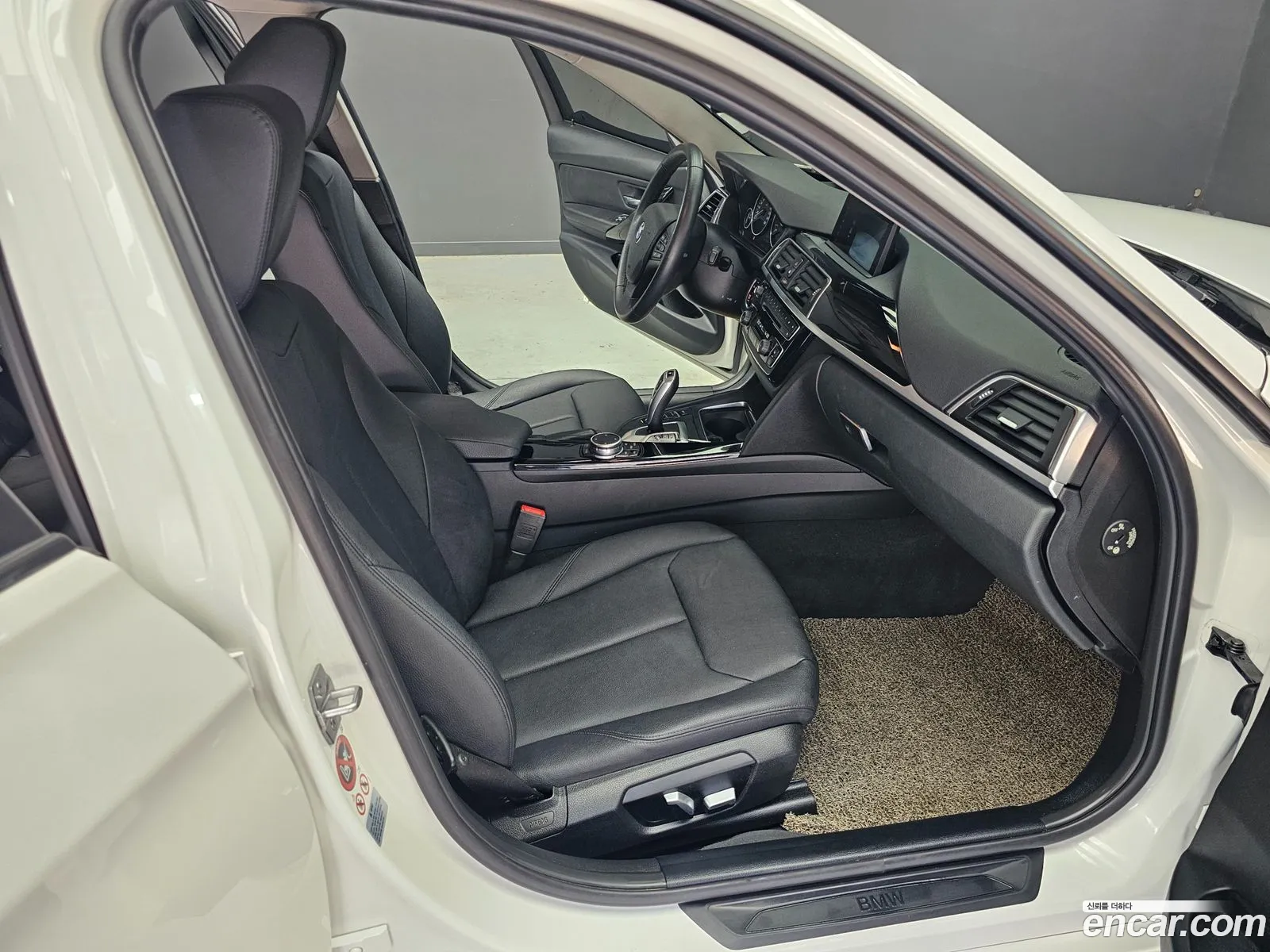 BMW 3 Series 2017 — 16