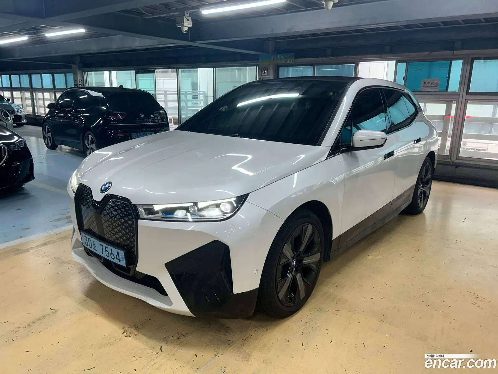BMW iX 2023 — 6