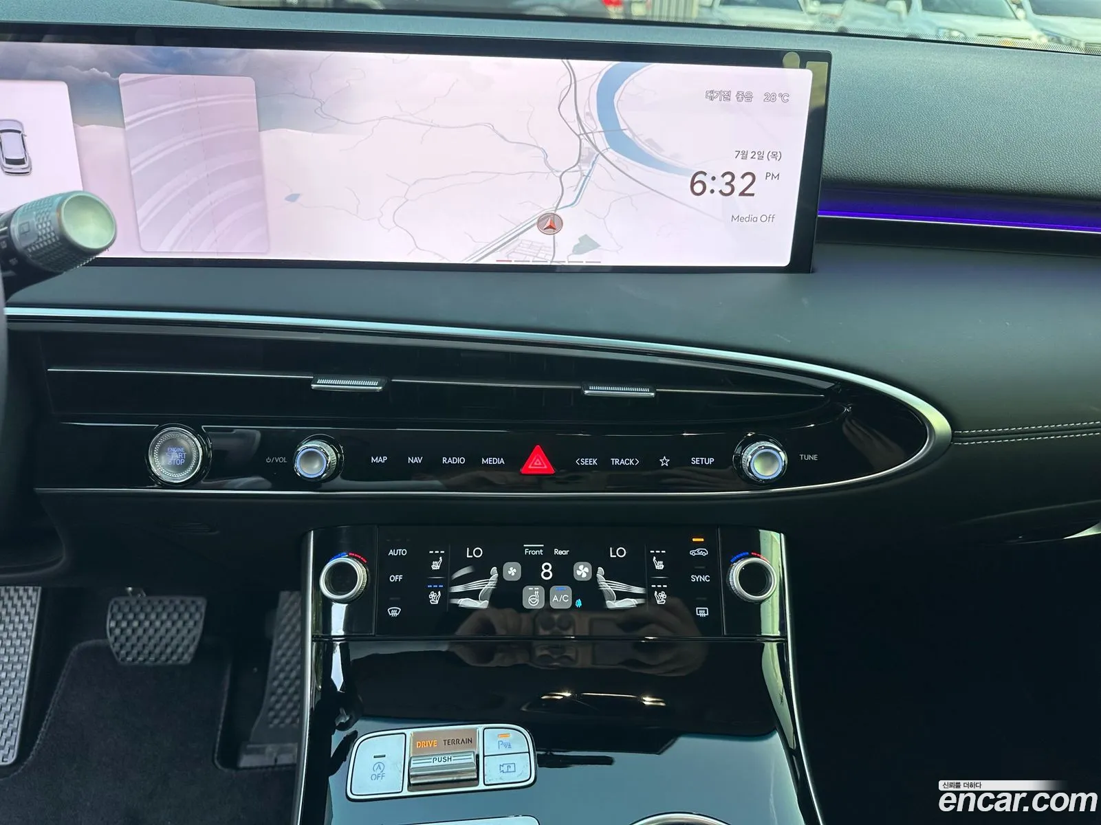 Genesis GV70 2025 — 13