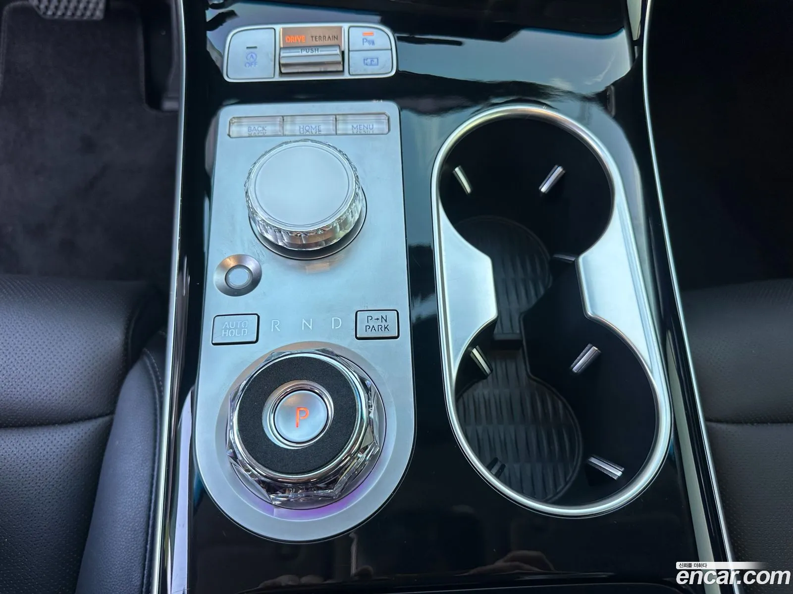 Genesis GV70 2025 — 3