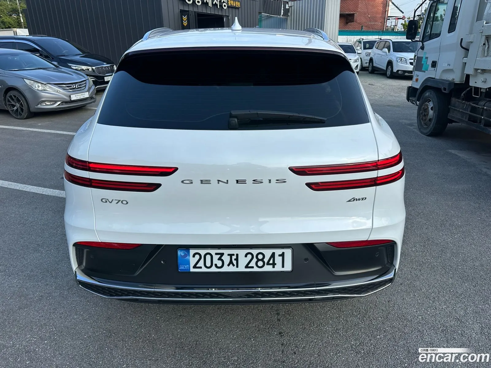 Genesis GV70 2025 — 9
