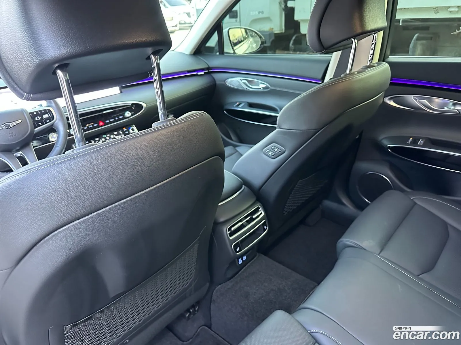 Genesis GV70 2025 — 17