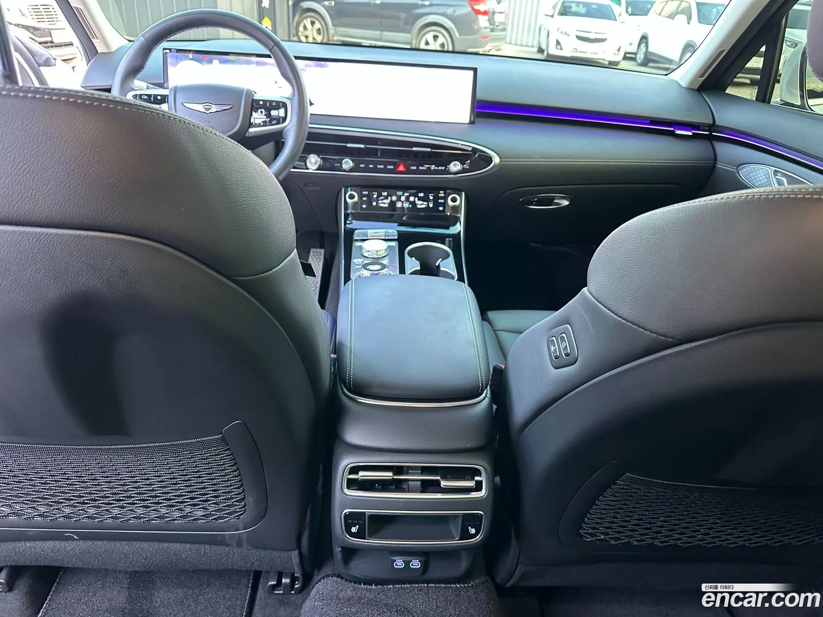 Genesis GV70 2025 — 10