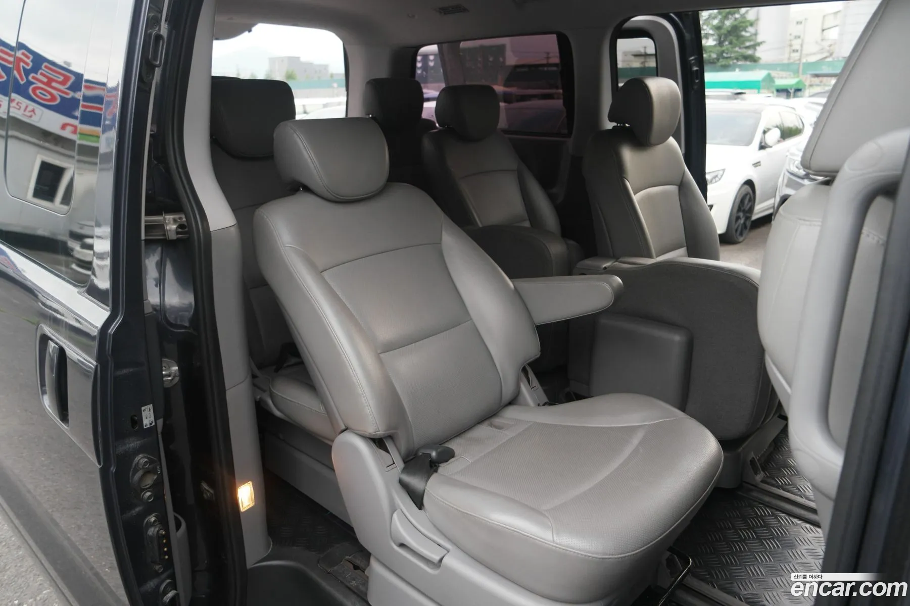 Hyundai Grand Starex 2017 — 19