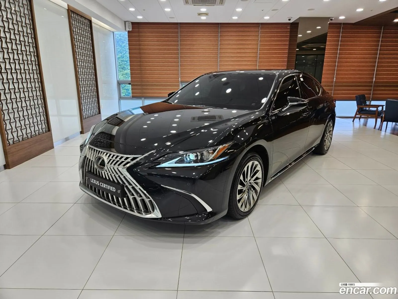 Lexus ES300h 7th Gen 2025 — 11