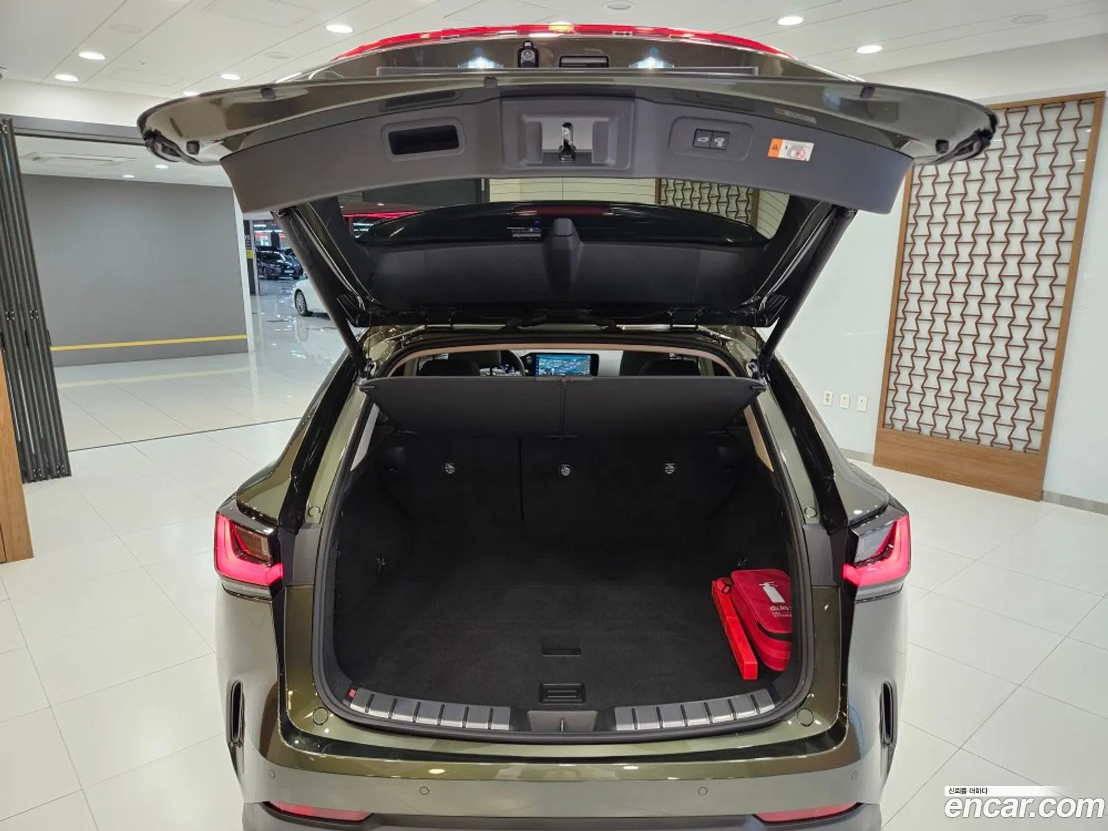 Lexus NX350h 2025 — 7