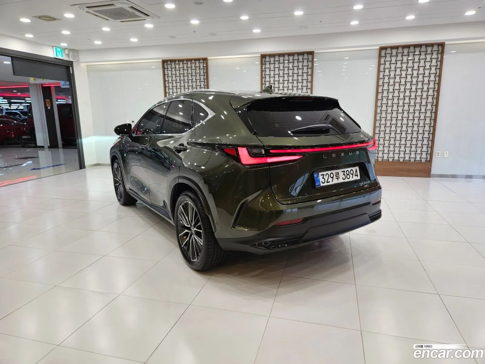 Lexus NX350h 2025 — 14