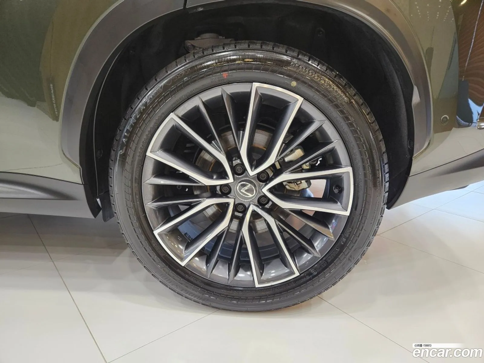 Lexus NX350h 2025 — 8