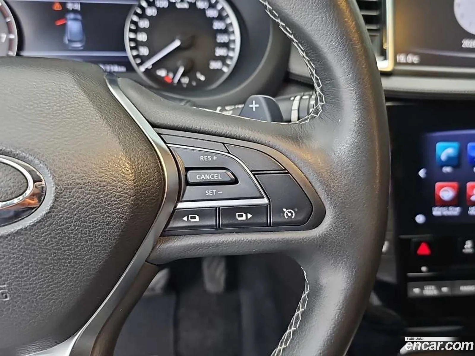 Infiniti QX50 2019 — 17