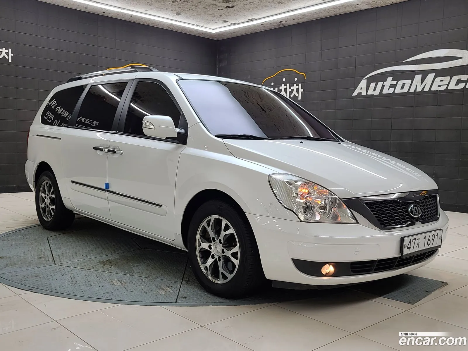Kia Carnival R 2013 — 18