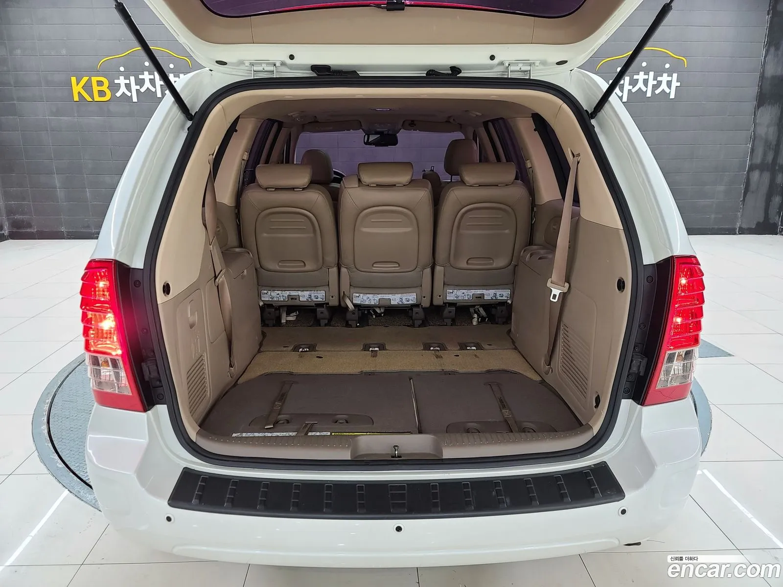Kia Carnival R 2013 — 13