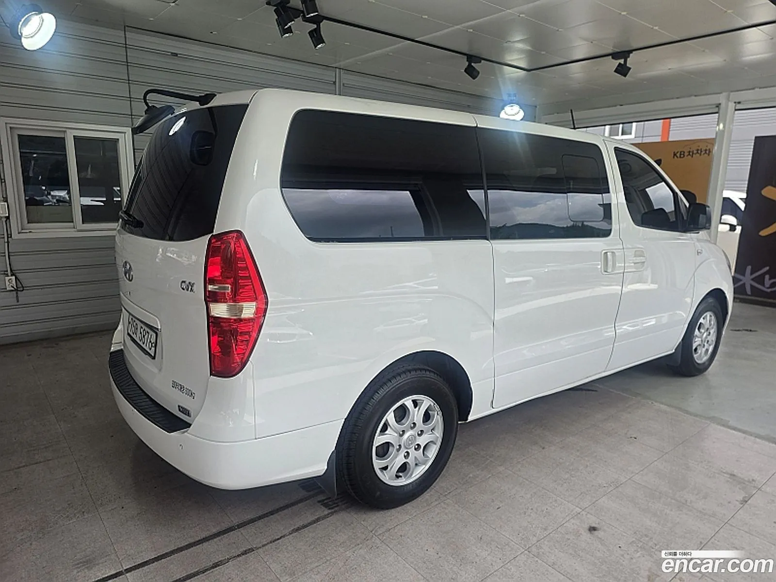 Hyundai Grand Starex 2012 — 16