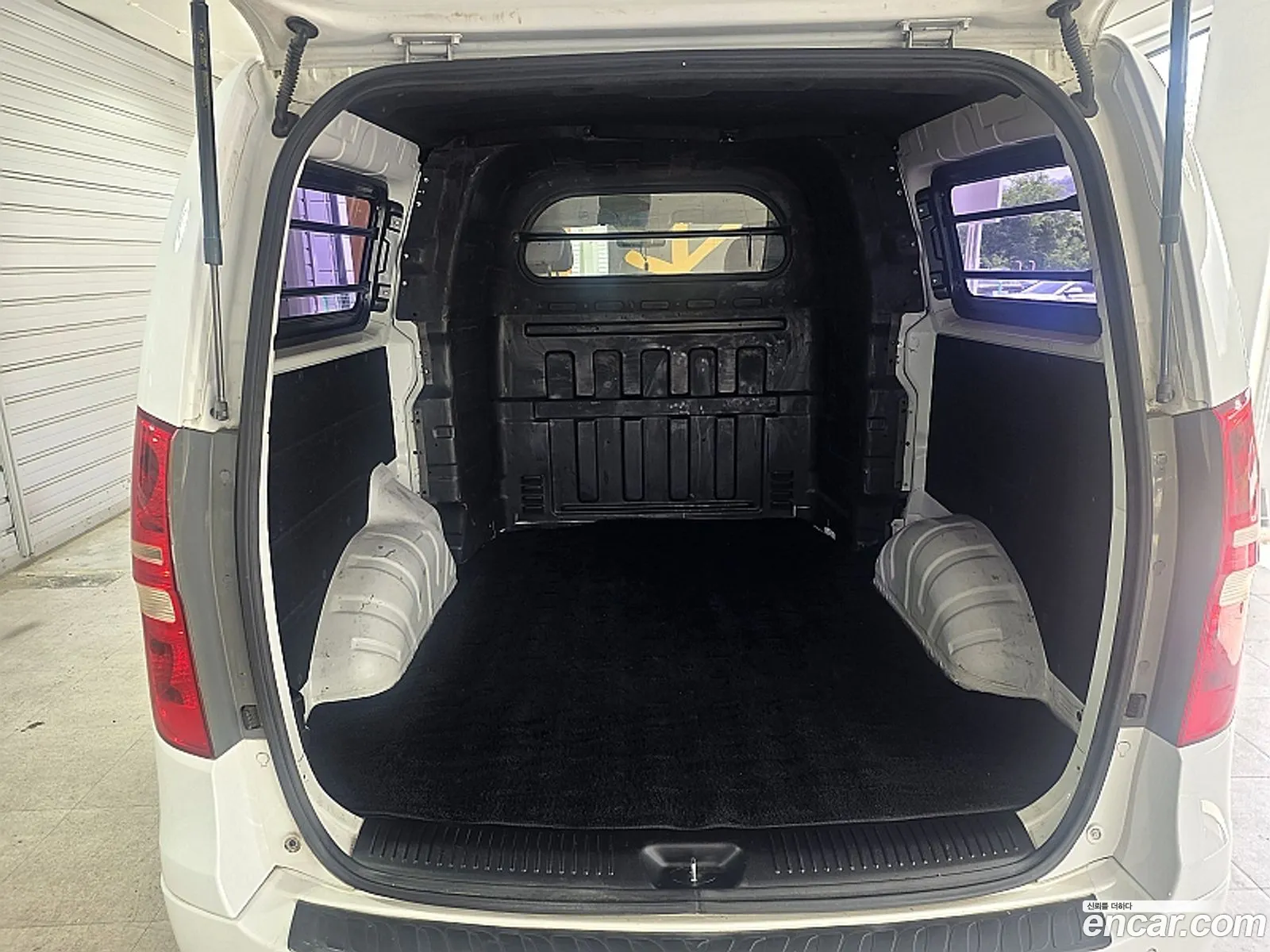 Hyundai Grand Starex 2012 — 14