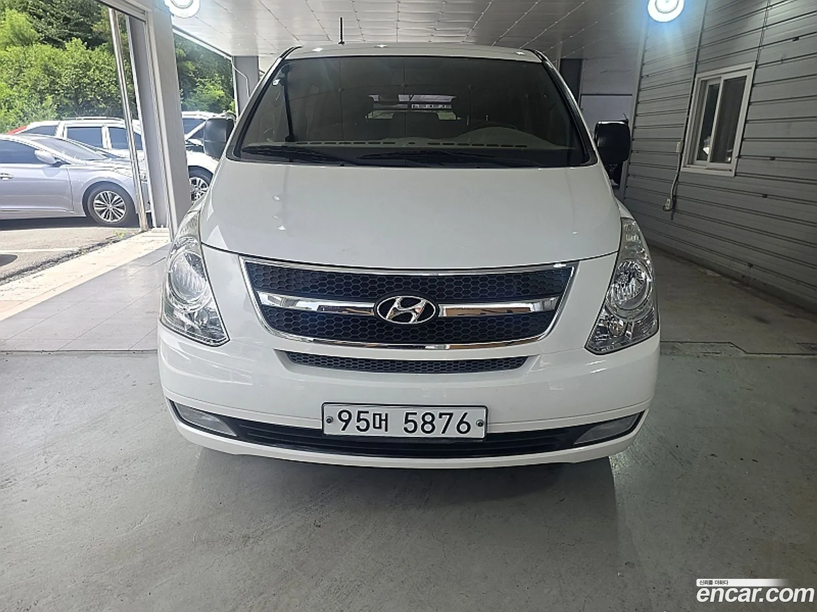 Hyundai Grand Starex 2012 — 13