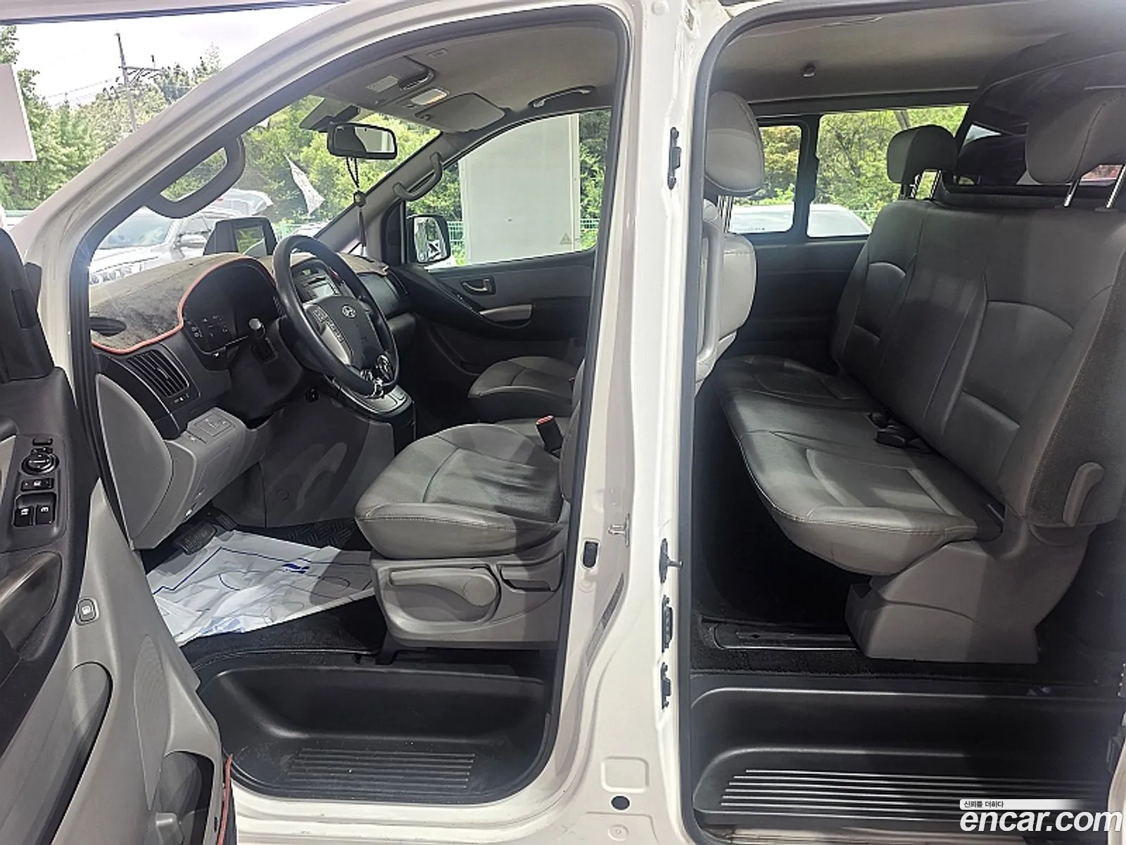 Hyundai Grand Starex 2012 — 18