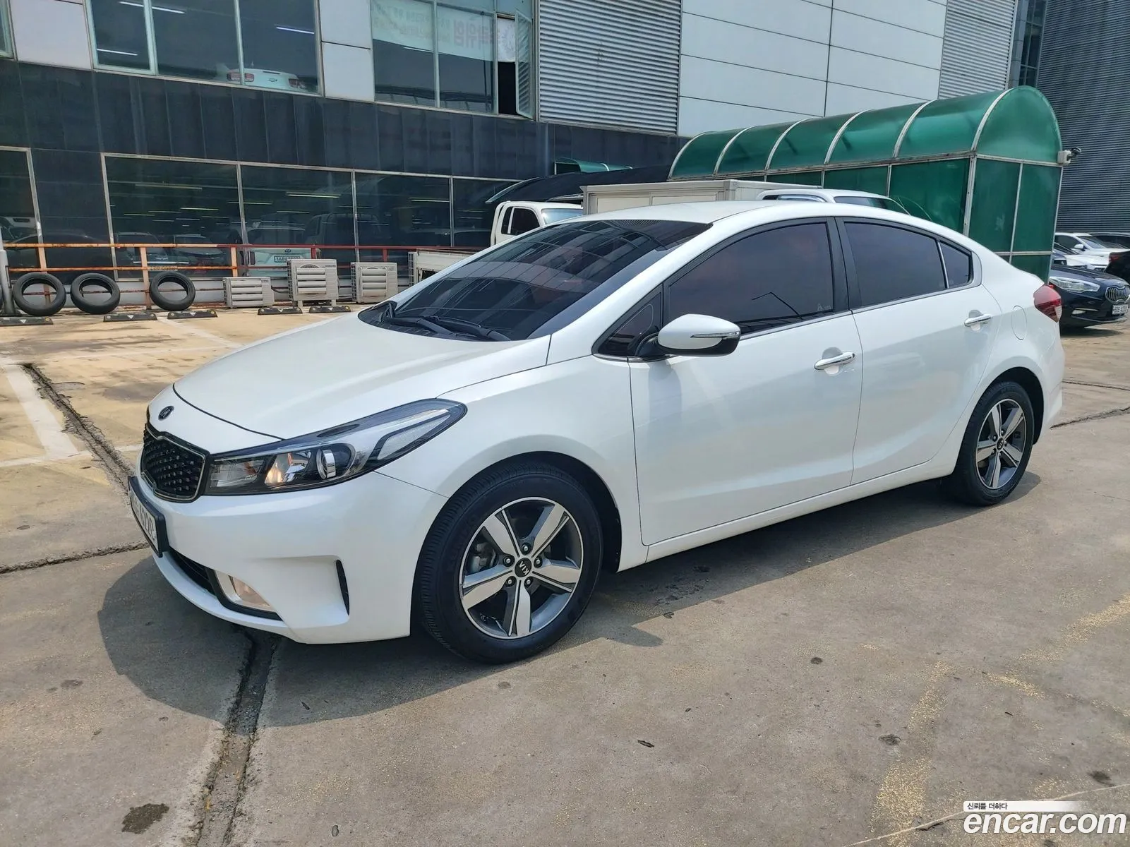 Kia K3 2017 — 14