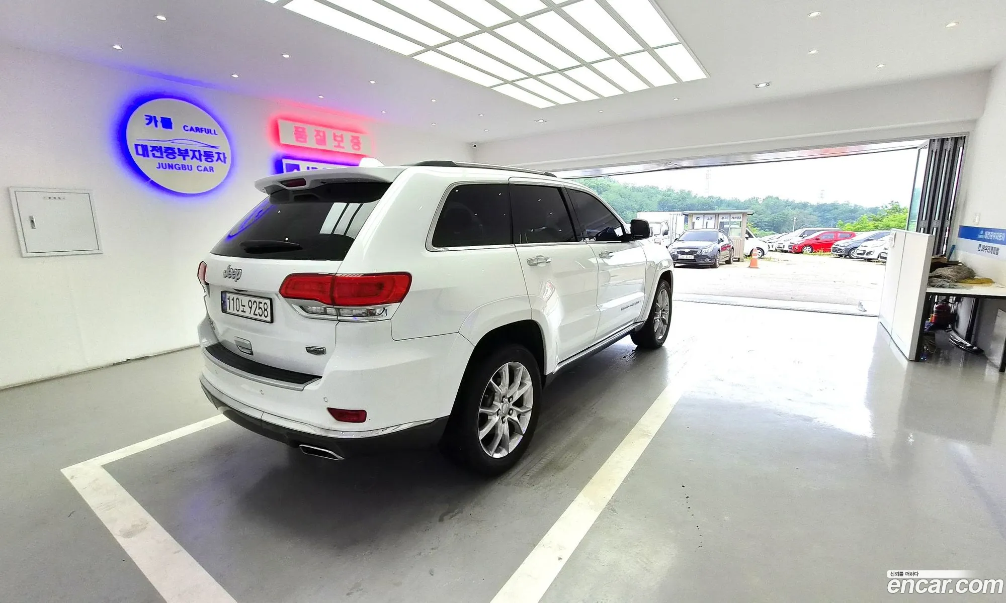 Jeep Grand Cherokee 2015 — 17