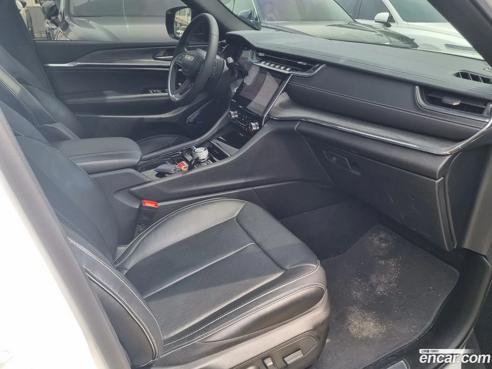 Jeep Grand Cherokee 2023 — 4
